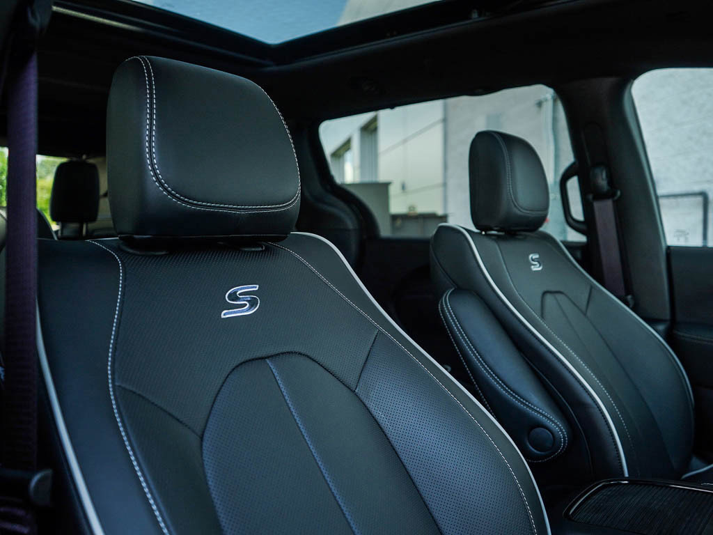New 2026 Chrysler Pacifica Limited image 12