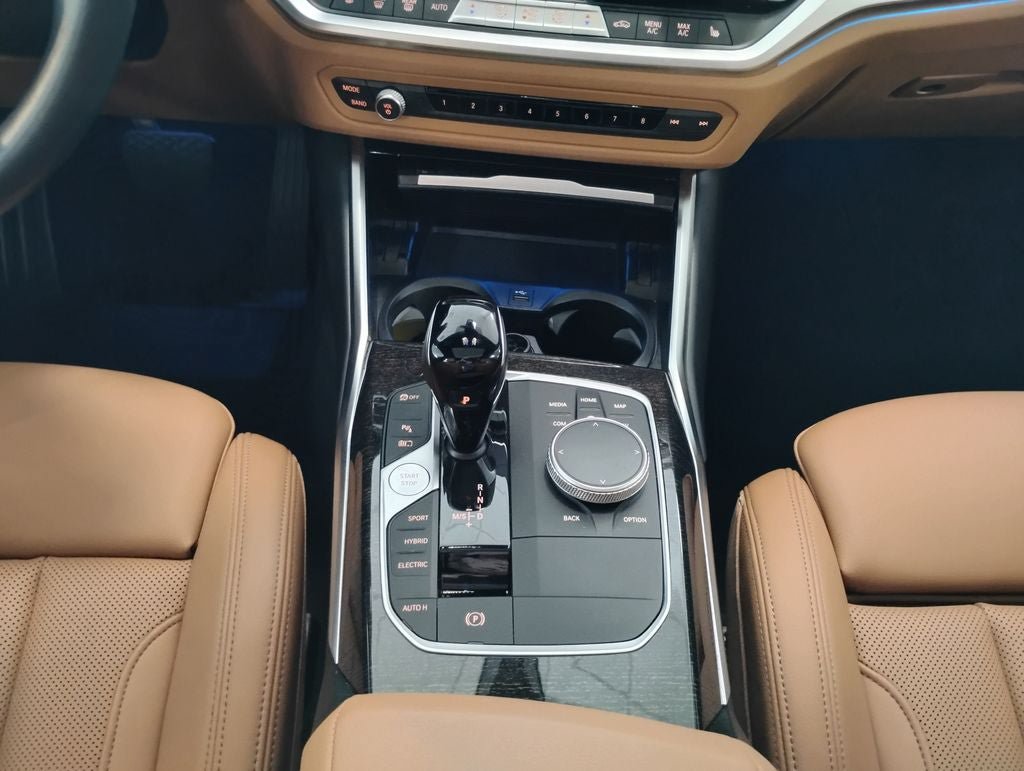 Used 2022 BMW 330e xDrive w/ Driving Assistance Package AWD/4WD image 12