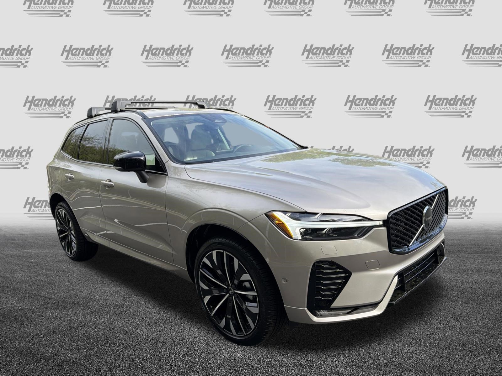 New 2026 Volvo XC60 B5 Ultra w/ Protection Package Premier image 2