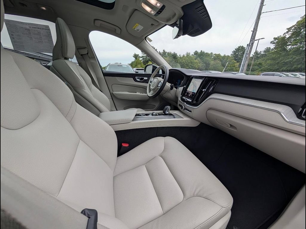 Certified 2024 Volvo XC60 B5 Plus w/ Protection Package Premier AWD/4WD image 20