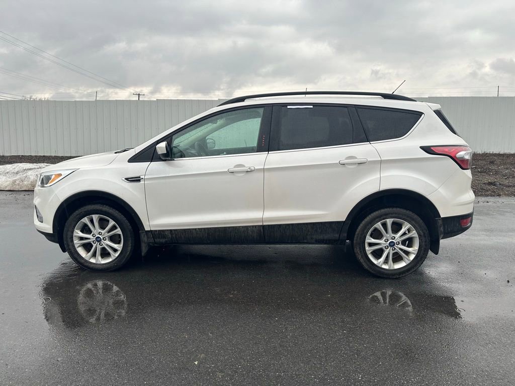 Used 2018 Ford Escape SE image 2