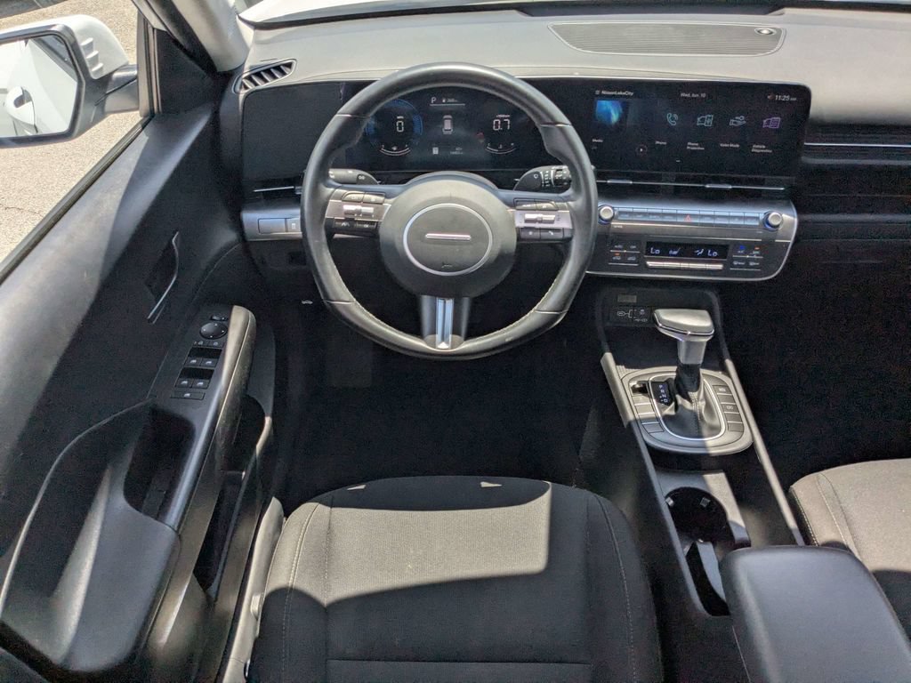Used 2025 Hyundai Kona SEL AWD/4WD image 14