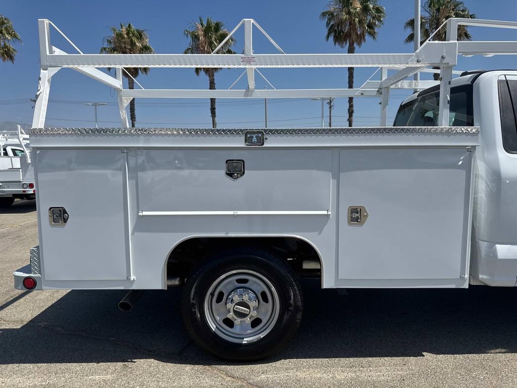 New 2025 Ford F350 XL w/ XL Chrome Package image 17