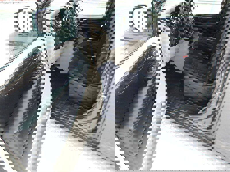 Used 2018 Dodge Grand Caravan SE w/ UConnect Hands-Free Group image 15