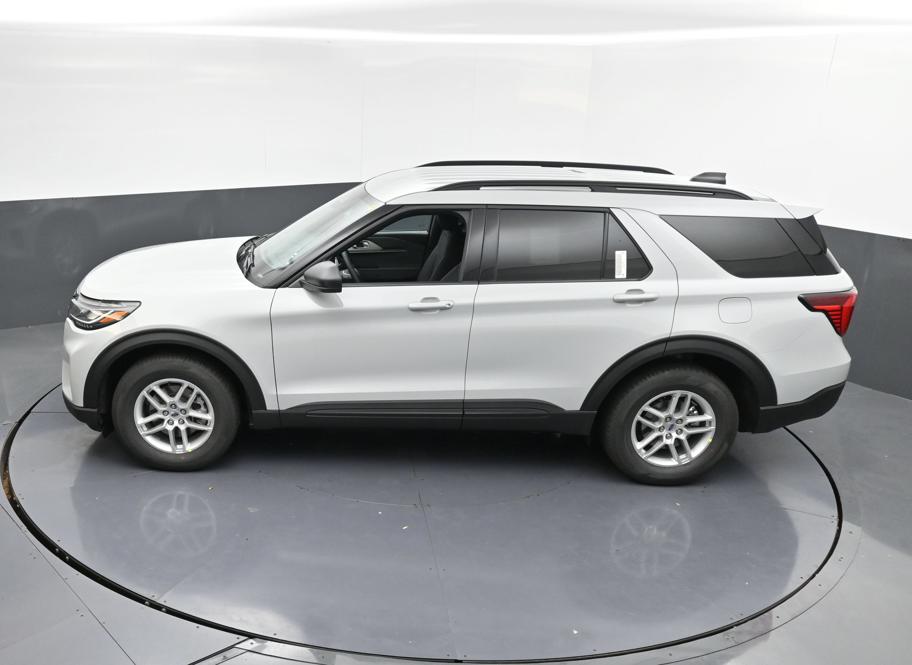 New 2027 Ford Explorer Active RWD image 21