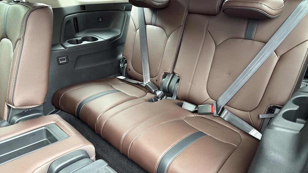 Used 2025 Honda Pilot Elite image 16