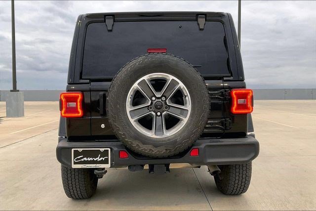 Used 2019 Jeep Wrangler Unlimited Sahara image 5