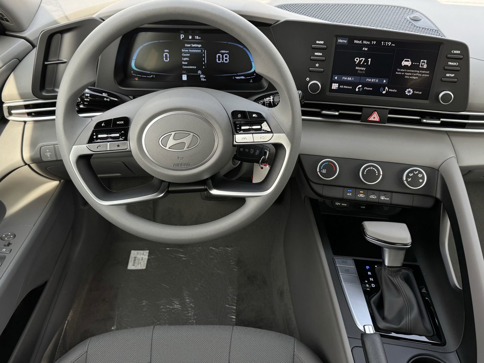 New 2026 Hyundai Elantra SE FWD image 16