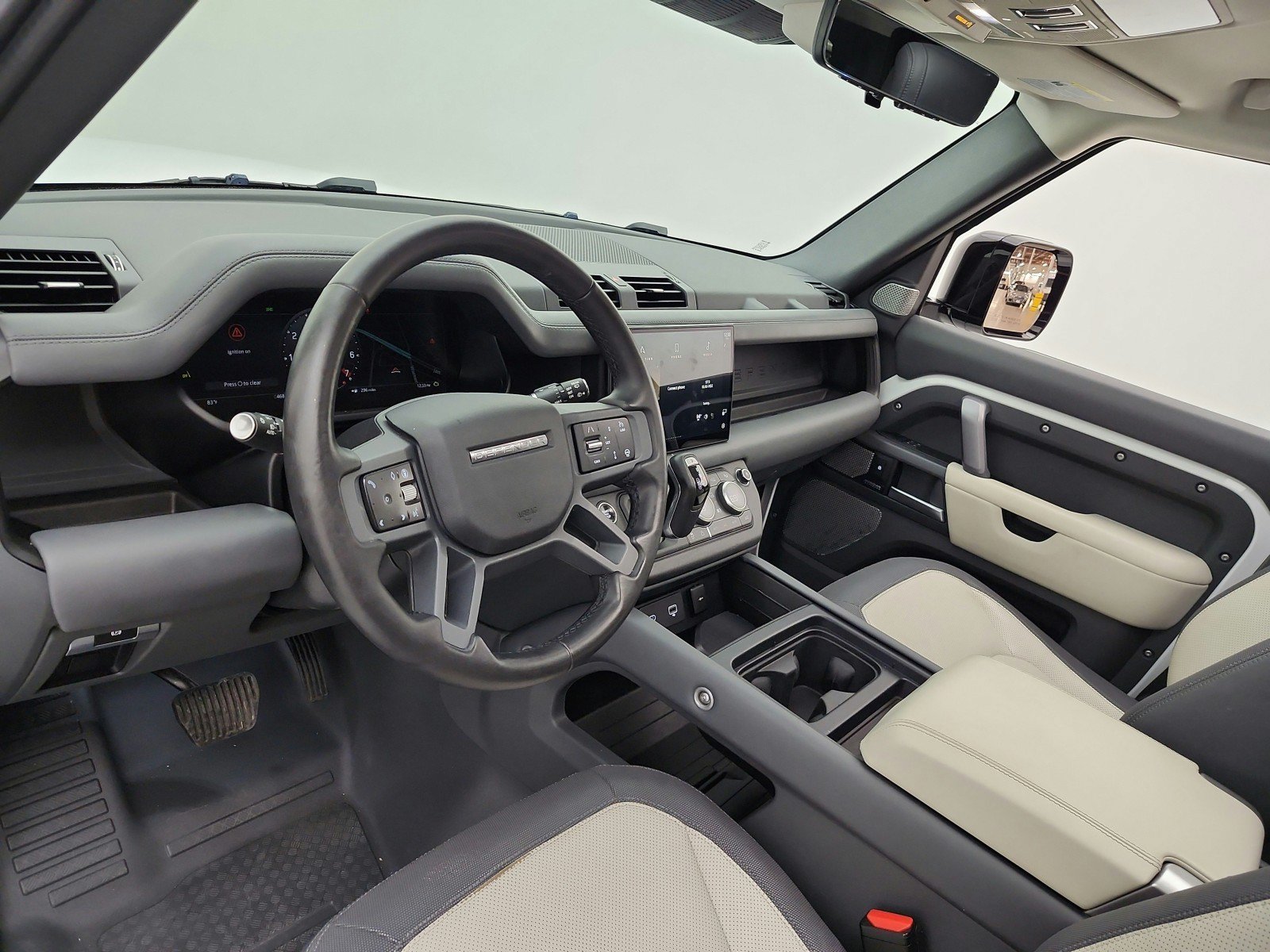 Used 2024 Land Rover Defender 130 X-Dynamic SE AWD/4WD image 9