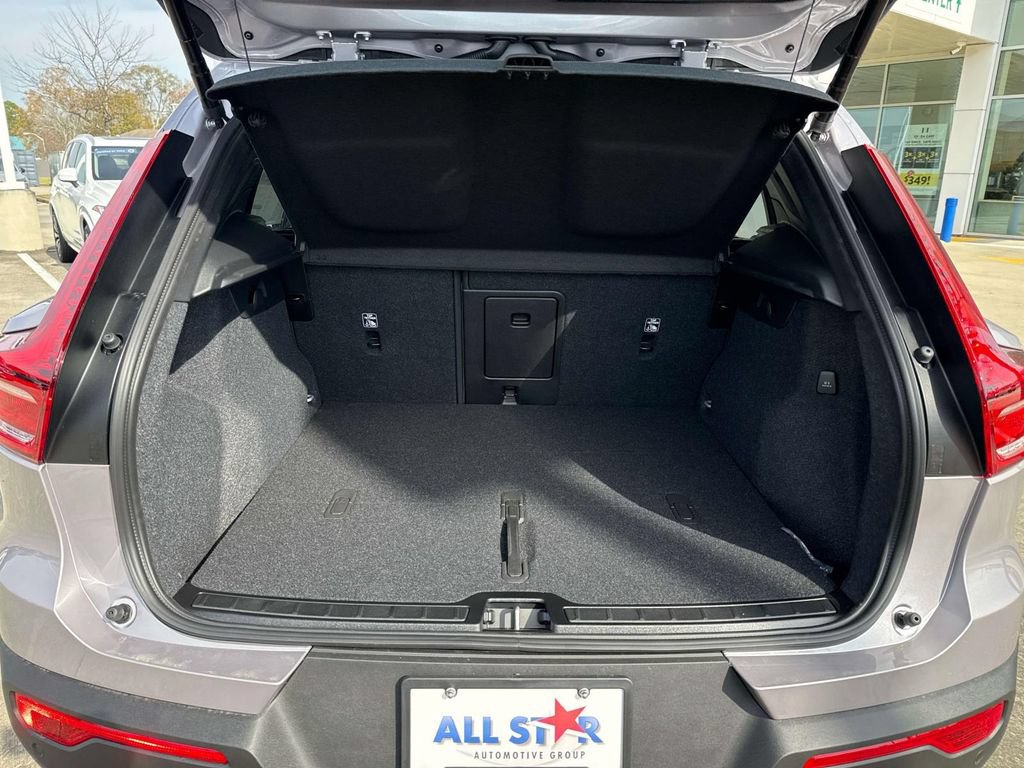 New 2026 Volvo XC40 B5 Ultra AWD/4WD image 10