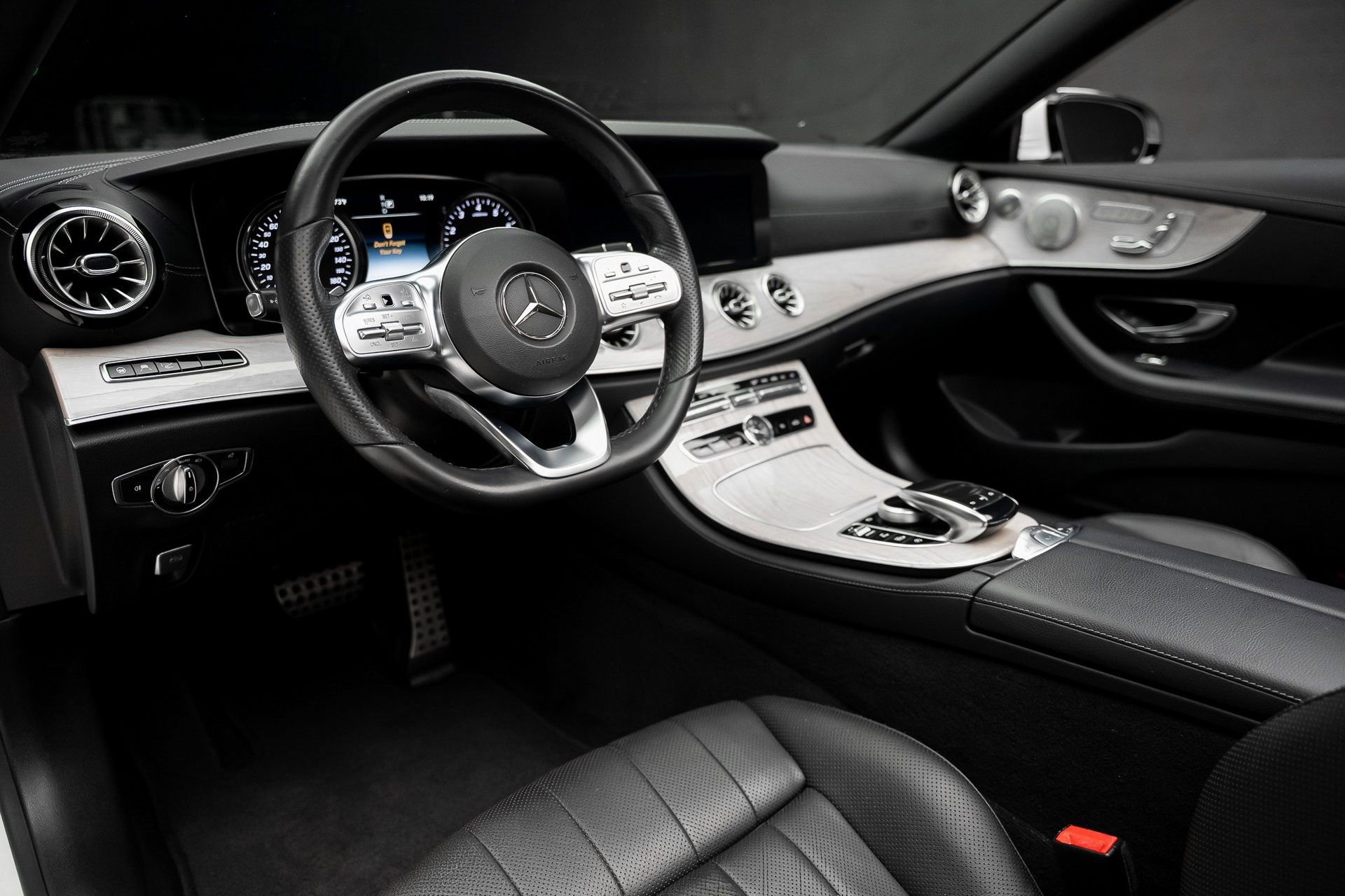 Used 2019 Mercedes-Benz E 450 4MATIC Cabriolet image 2