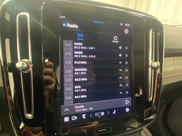 Certified 2025 Volvo XC40 B5 Core image 22