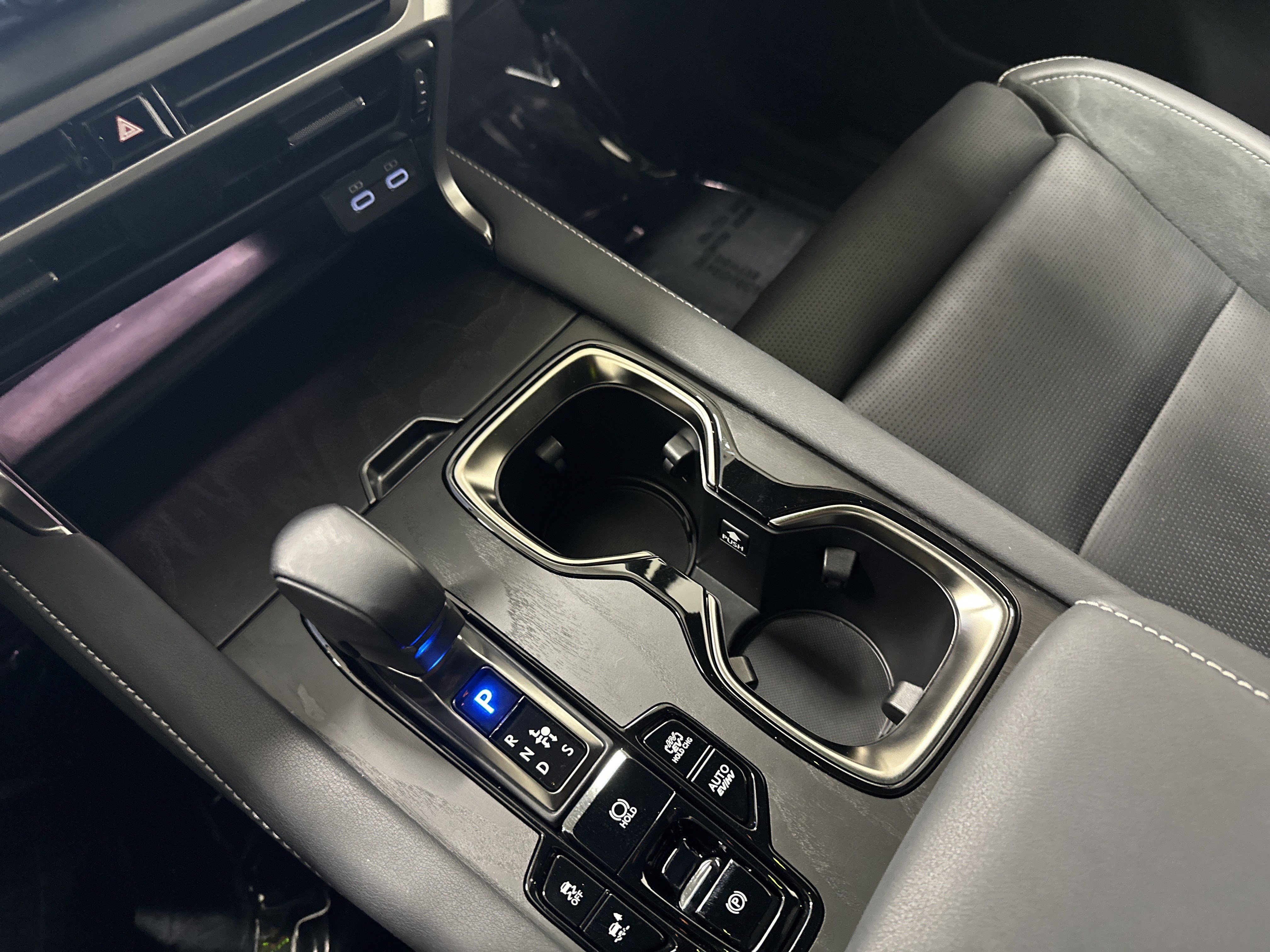 Certified 2025 Lexus RX 450h 450h+ Luxury w/ Convenience Package image 23