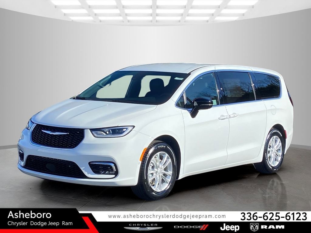 New 2026 Chrysler Pacifica Select