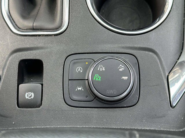 Used 2023 Chevrolet Traverse LT image 24