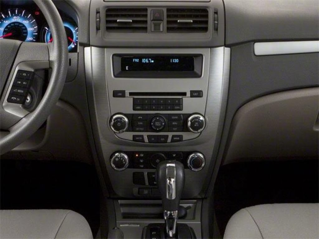 Used 2010 Ford Fusion S FWD image 12