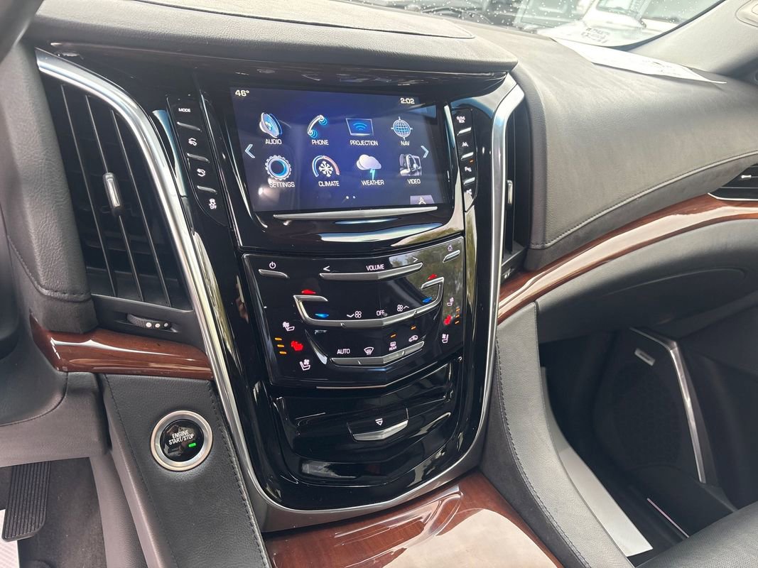 Used 2019 Cadillac Escalade ESV Premium Luxury image 11