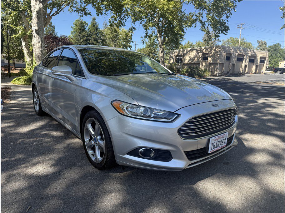 Used 2013 Ford Fusion SE FWD image 3
