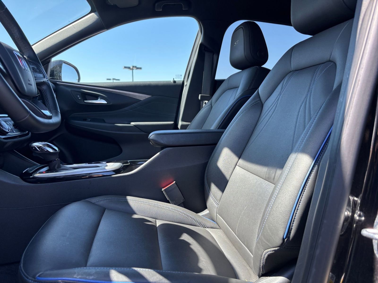 Used 2025 Buick Envista Sport Touring image 25