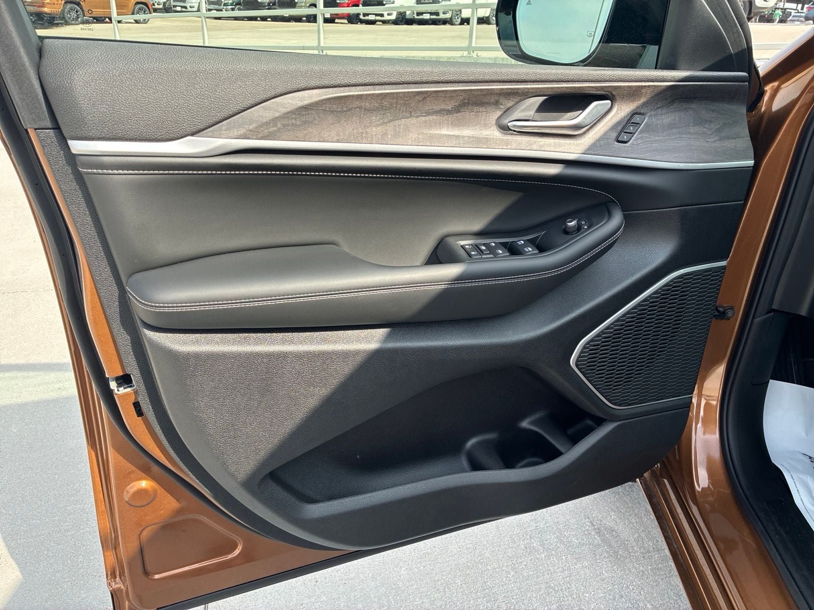 New 2026 Jeep Grand Cherokee L Limited AWD/4WD image 15