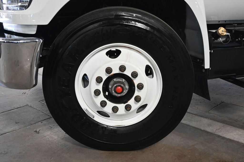 New 2027 Ford F750 2WD Regular Cab Super Duty image 17