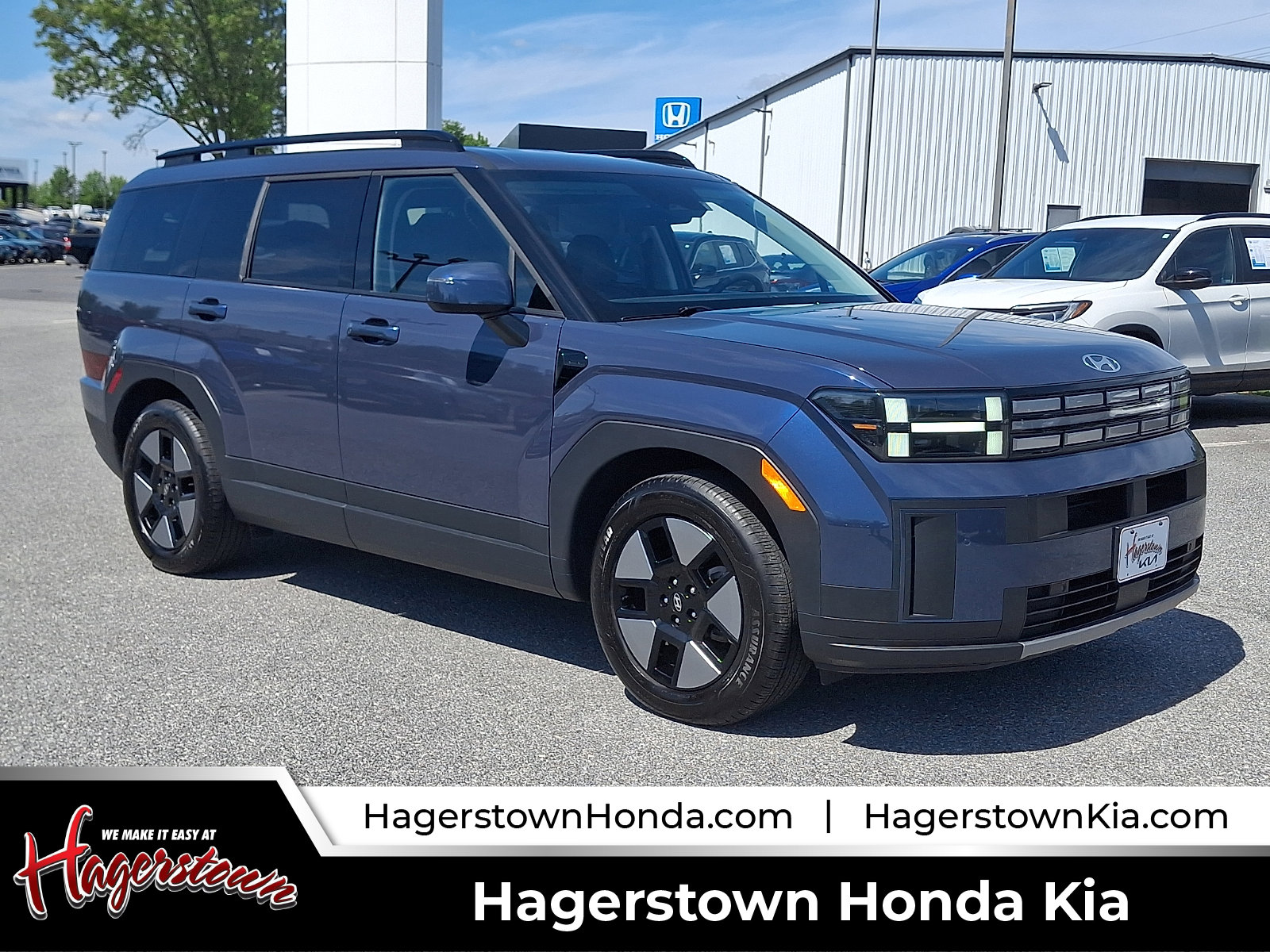 Used 2025 Hyundai Santa Fe SEL FWD image 1