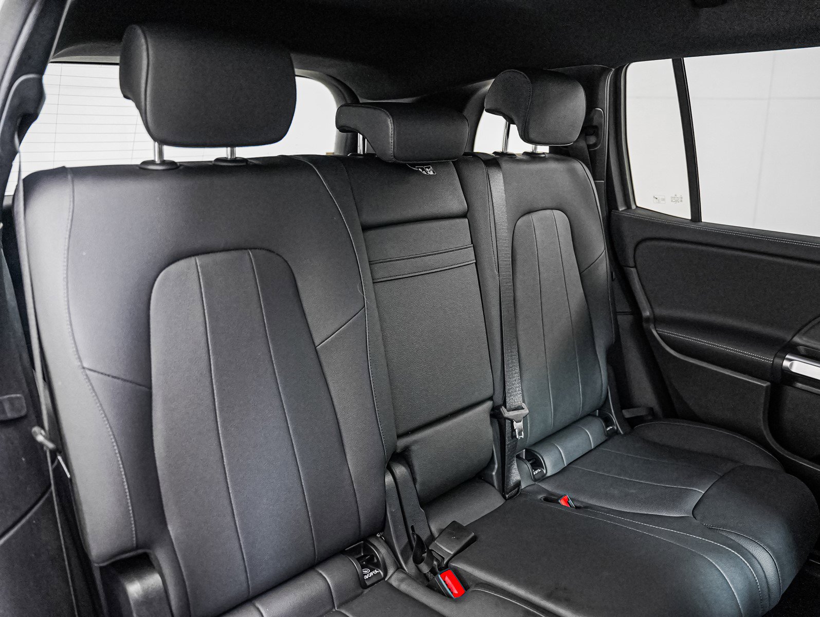 Certified 2023 Mercedes-Benz EQB 300 4MATIC w/ Exclusive Package image 14