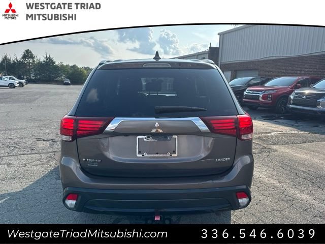 Used 2018 Mitsubishi Outlander LE AWD/4WD image 5