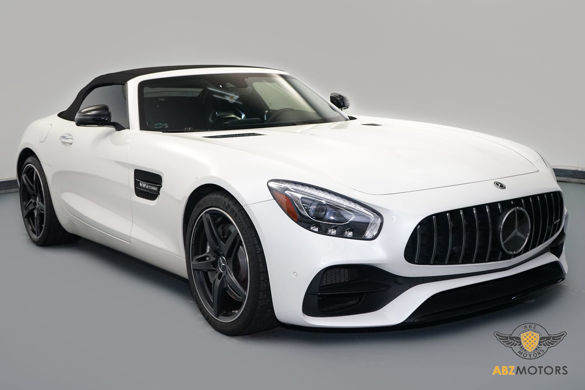 Used 2018 Mercedes-Benz AMG GT Roadster image 2
