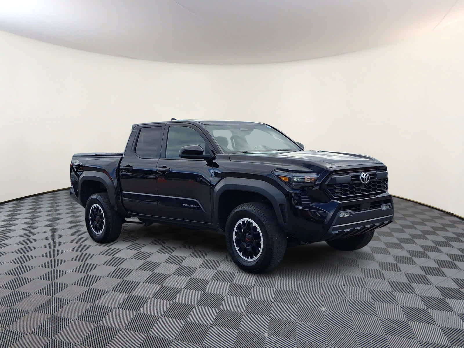 Used 2024 Toyota Tacoma TRD Off-Road AWD/4WD image 4