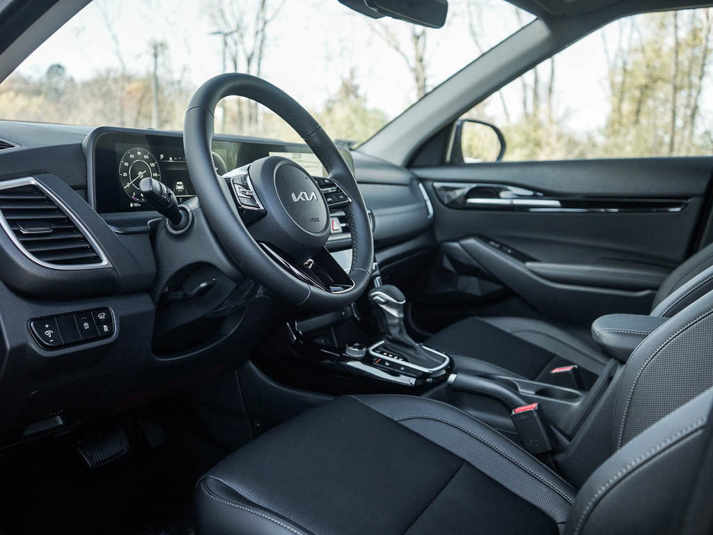 New 2026 Kia Seltos EX image 18