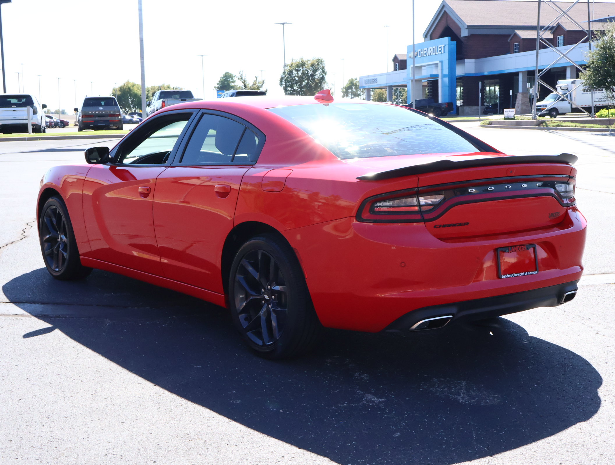 Used 2019 Dodge Charger SXT w/ Plus Group RWD image 5