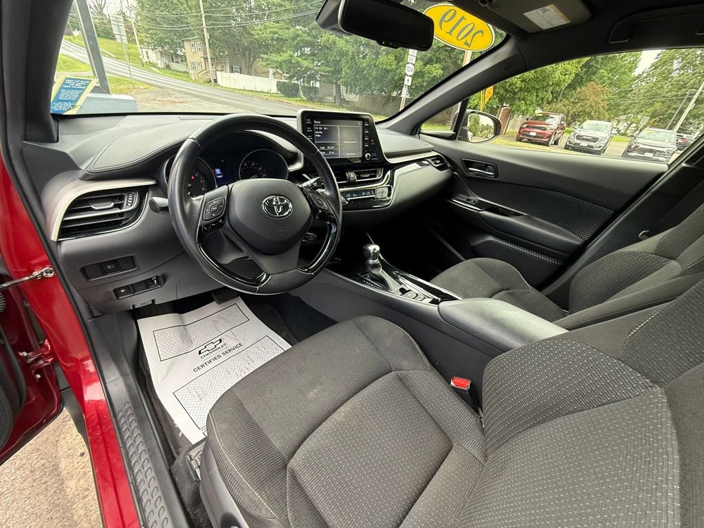 Used 2019 Toyota C-HR XLE FWD image 18
