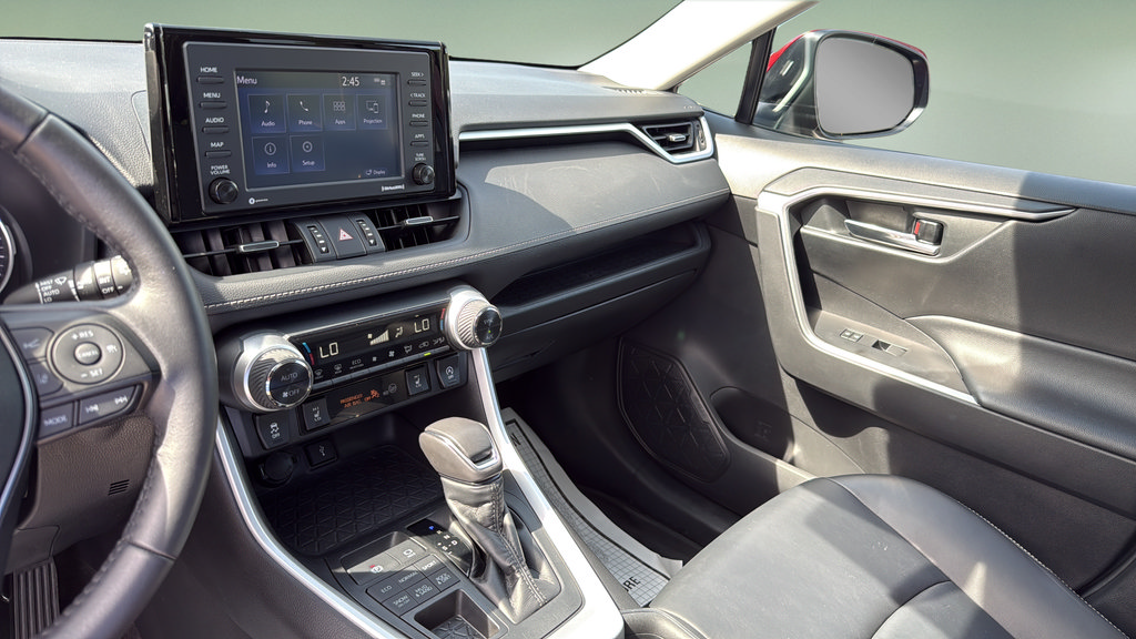 Used 2020 Toyota RAV4 XLE Premium AWD/4WD image 26