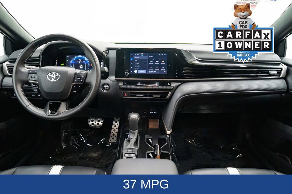 Used 2025 Toyota Camry SE FWD image 9
