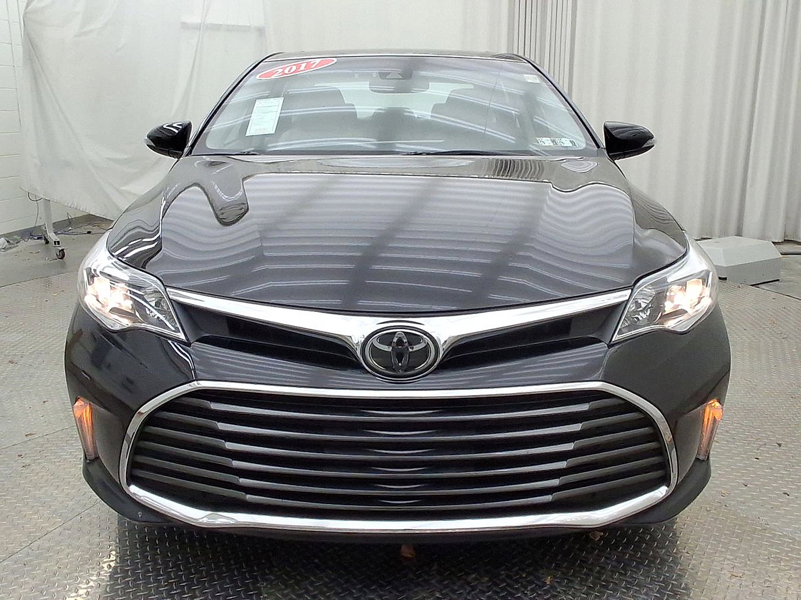 Certified 2017 Toyota Avalon XLE Premium image 29