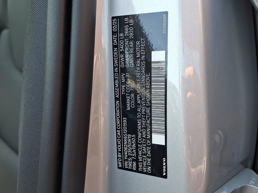 Used 2025 Volvo V90 B6 Cross Country Plus w/ Protection Package Premier image 29