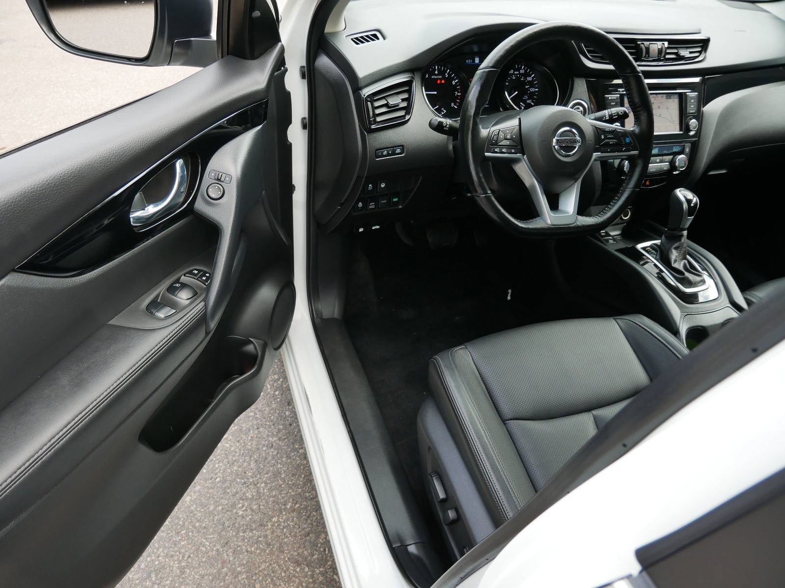Certified 2022 Nissan Rogue Sport SL AWD/4WD image 10