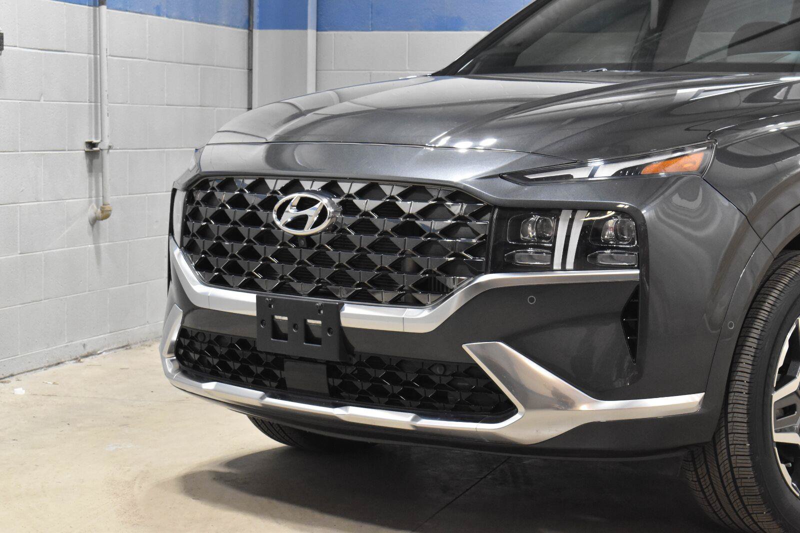 Used 2021 Hyundai Santa Fe Calligraphy AWD/4WD image 3