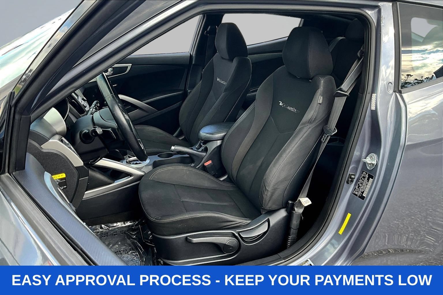 Used 2017 Hyundai Veloster Value Edition FWD image 25