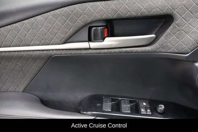 Used 2025 Toyota Camry XLE FWD image 16