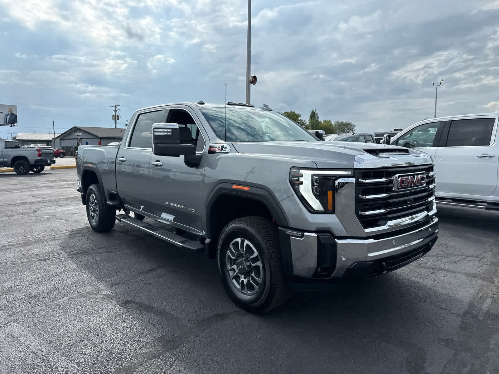 New 2026 GMC Sierra 3500 SLT w/ SLT Premium Package AWD/4WD image 7