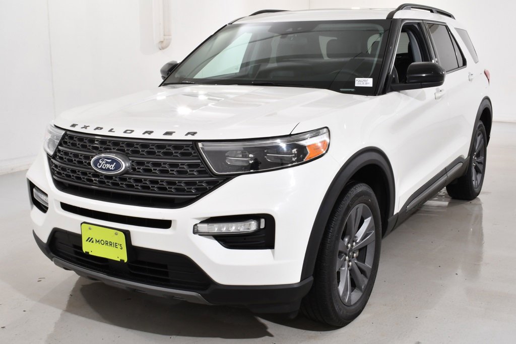 Used 2023 Ford Explorer XLT w/ Equipment Group 202A image 2