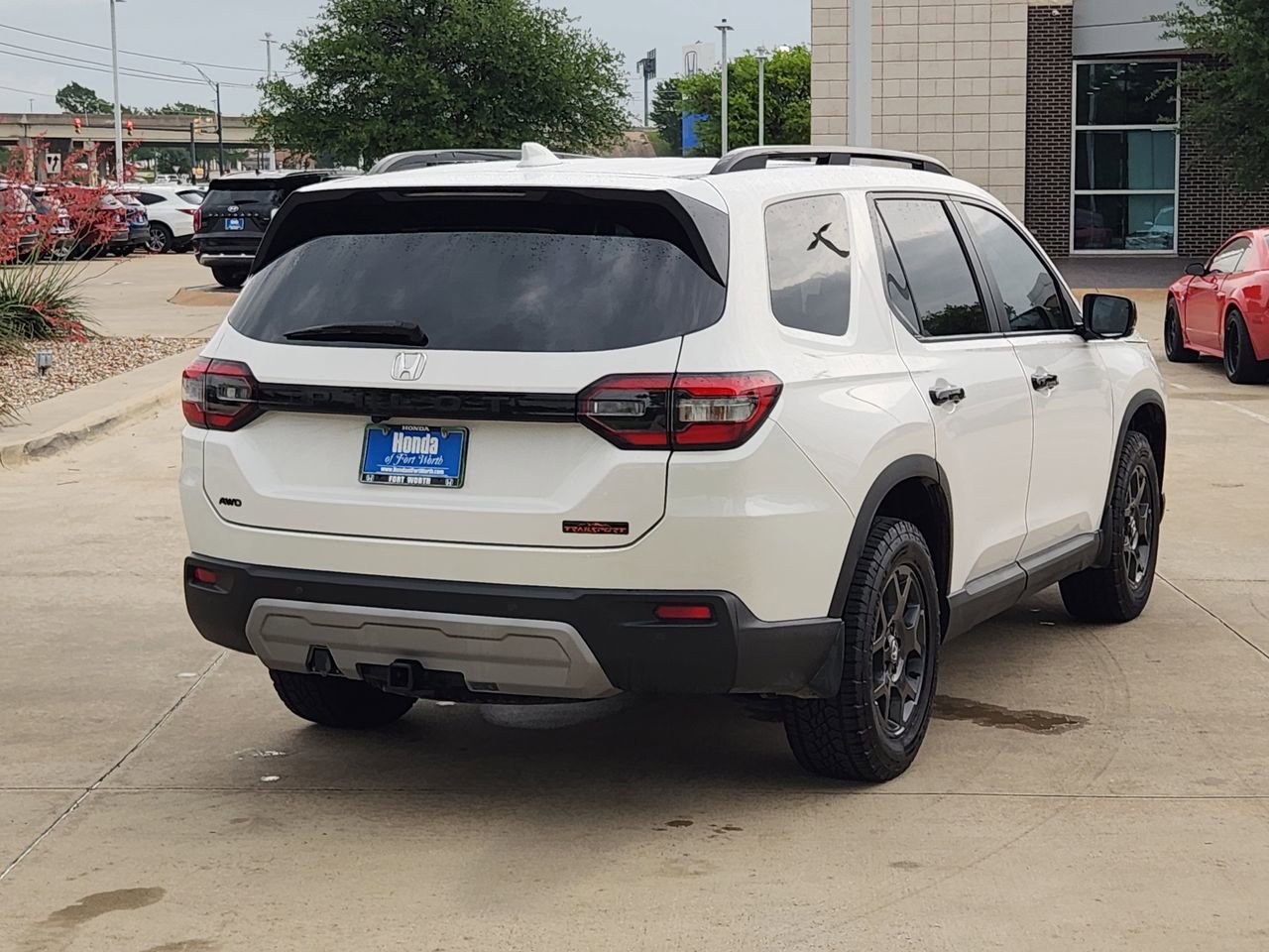 Certified 2025 Honda Pilot TrailSport image 5