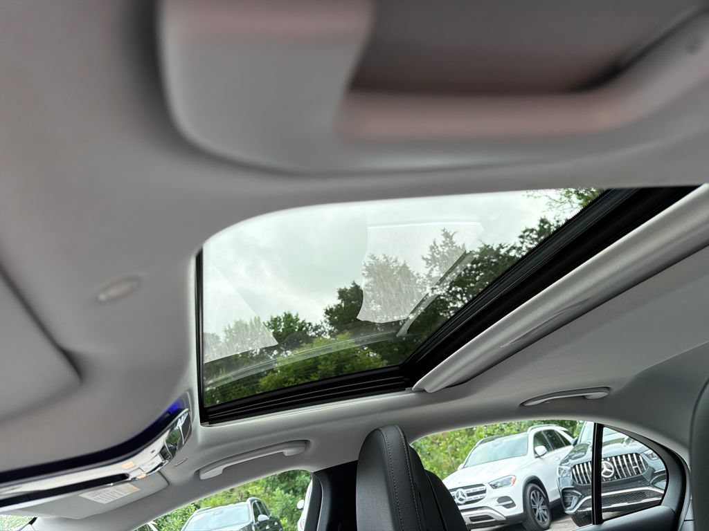 Used 2023 Mercedes-Benz C 300 Sedan image 10