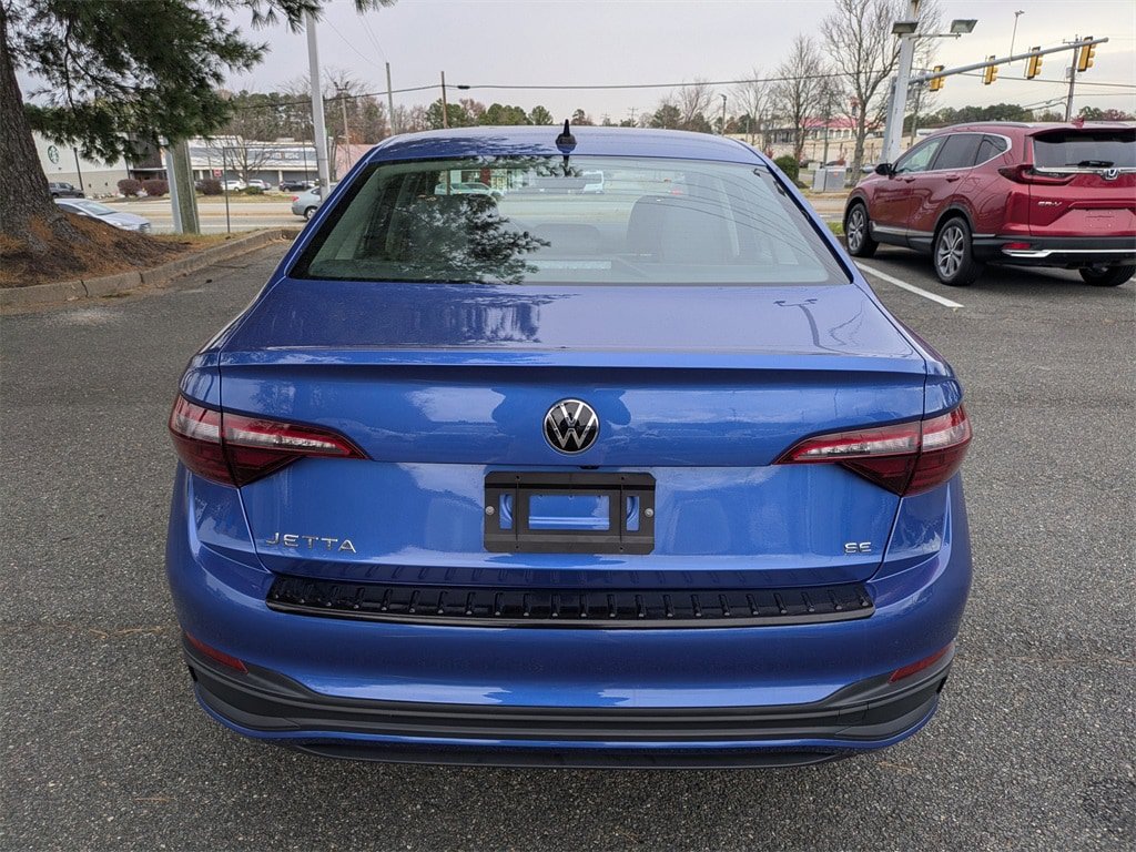 Used 2023 Volkswagen Jetta SE FWD image 5