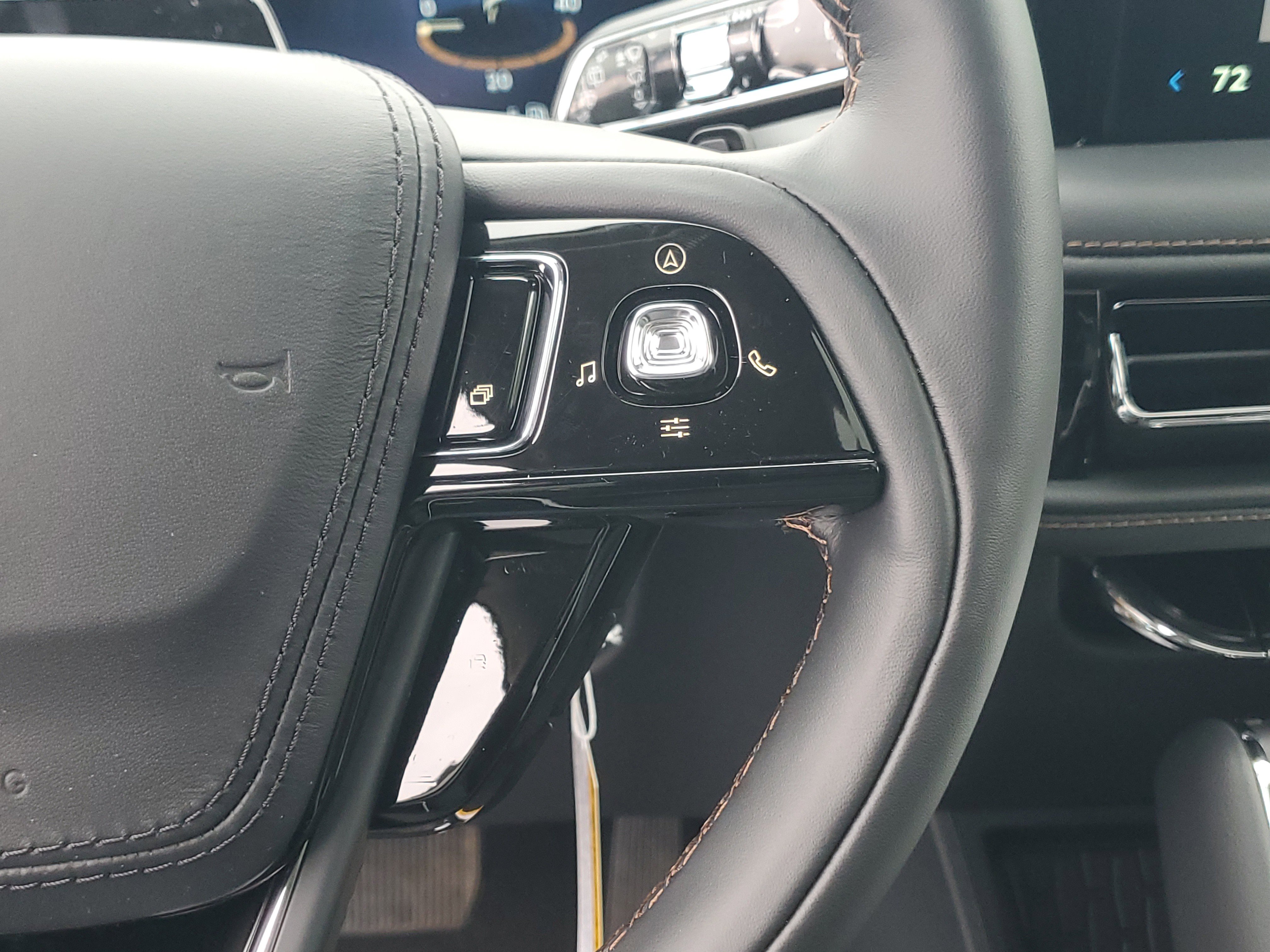 New 2026 Lincoln Aviator AWD image 17