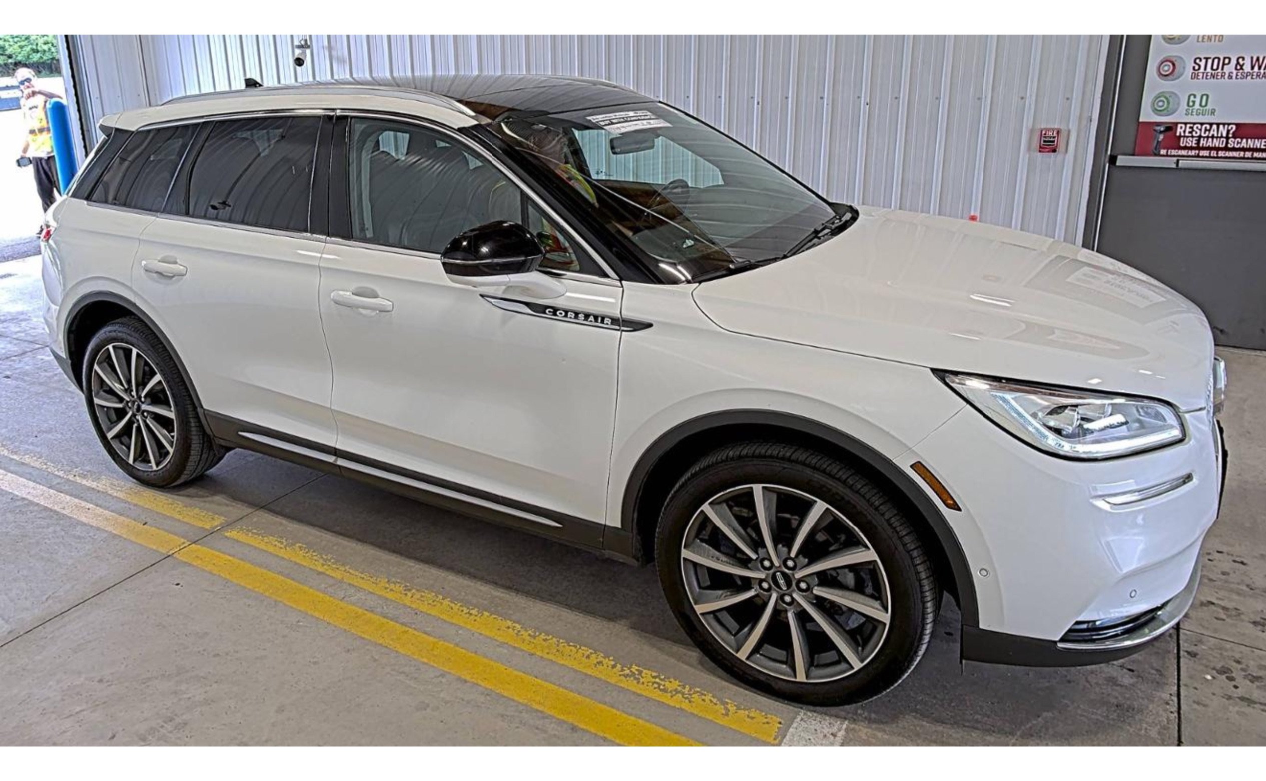 Used 2020 Lincoln Corsair Reserve w/ Equipment Group 202A AWD/4WD image 3