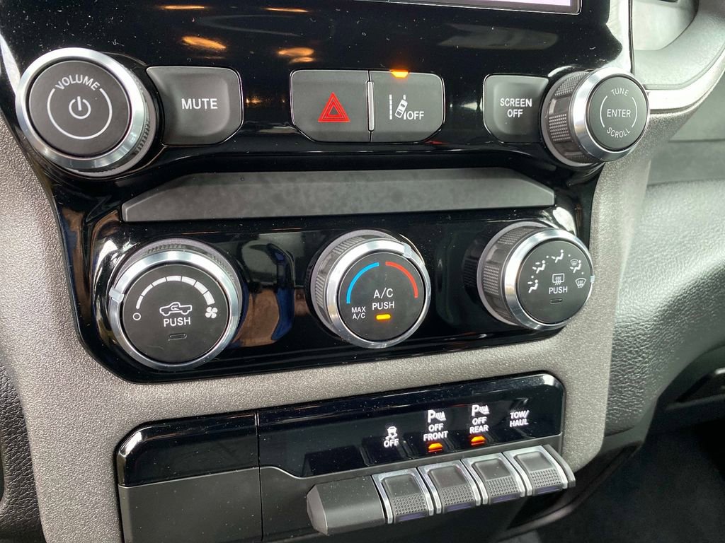 Certified 2025 RAM 1500 Tradesman w/ Night Edition AWD/4WD image 15