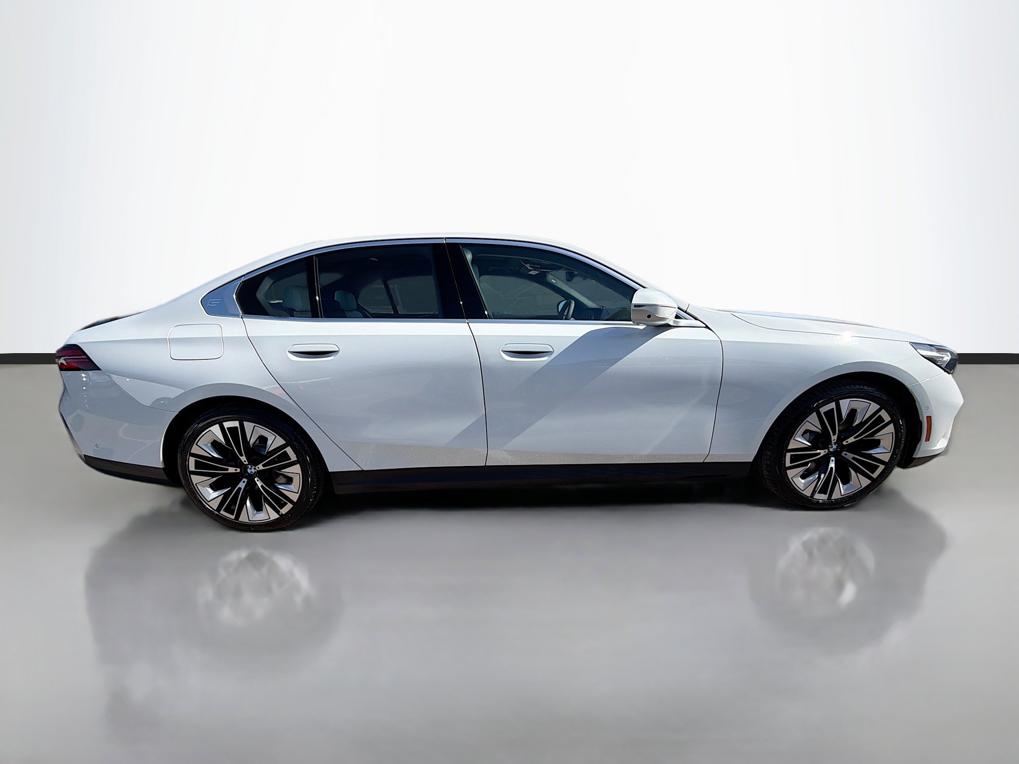 New 2026 BMW 530i w/ Convenience Package image 2